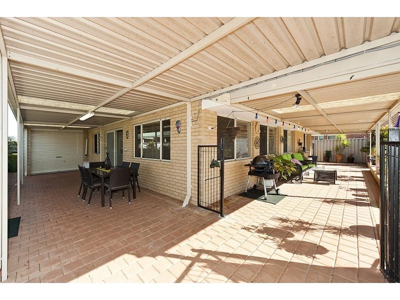 61 Manly Crescent, Warnbro WA 6169