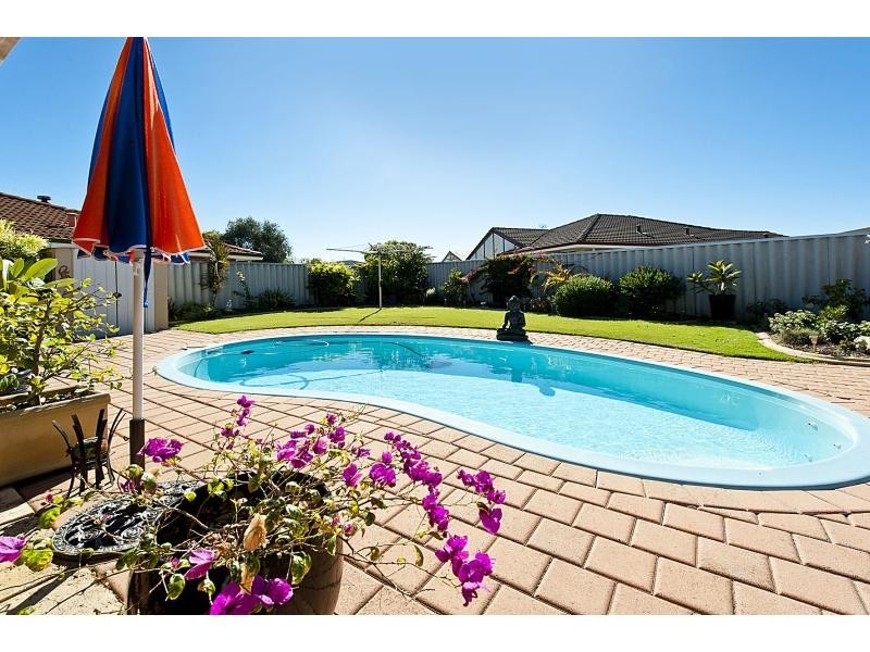 61 Manly Crescent, Warnbro WA 6169