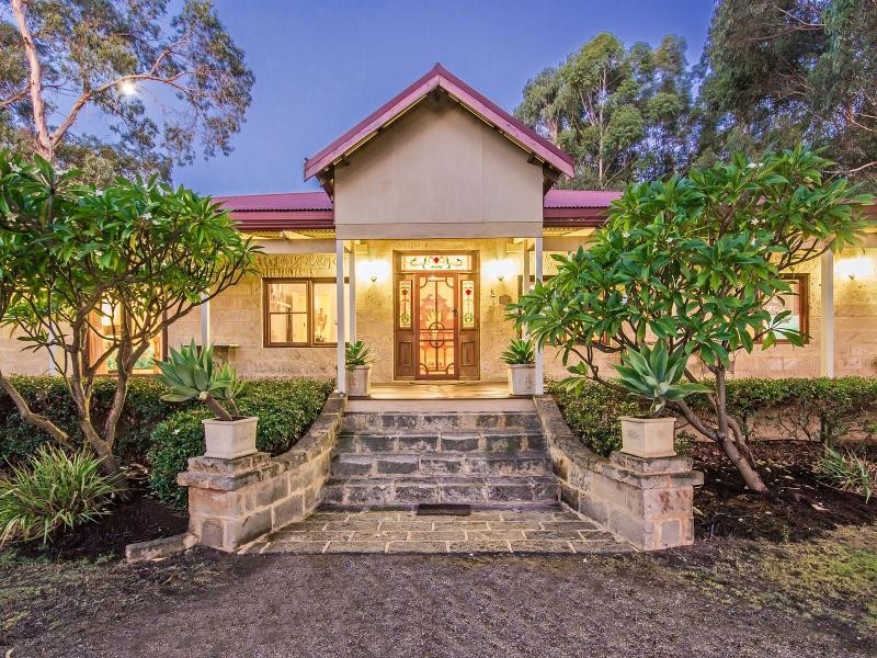 220 Duckpond Road, Wellard WA 6170