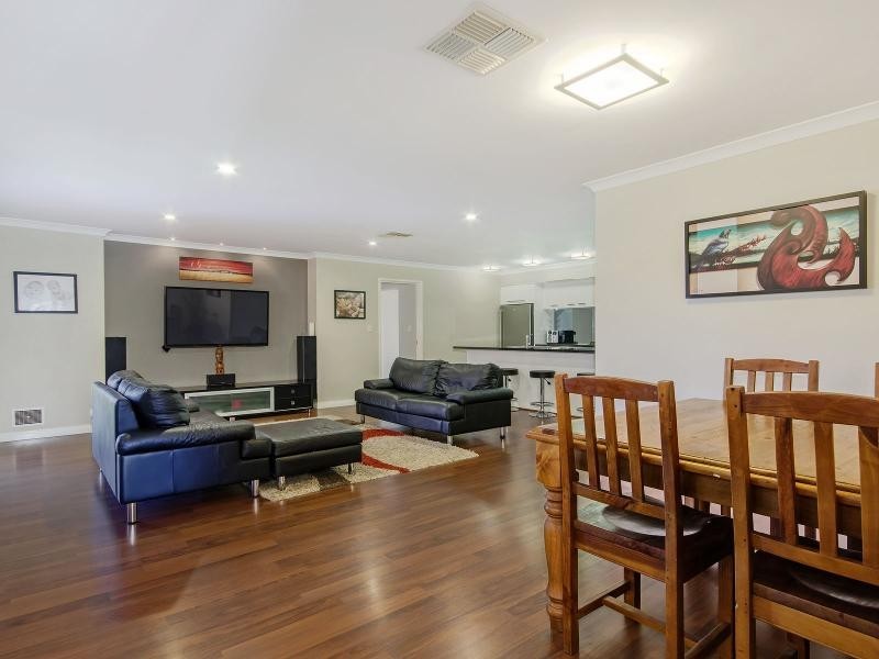 36 Baycliff Turn, Waikiki WA 6169