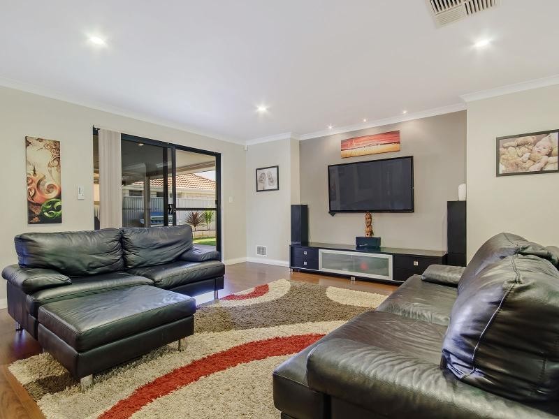 36 Baycliff Turn, Waikiki WA 6169