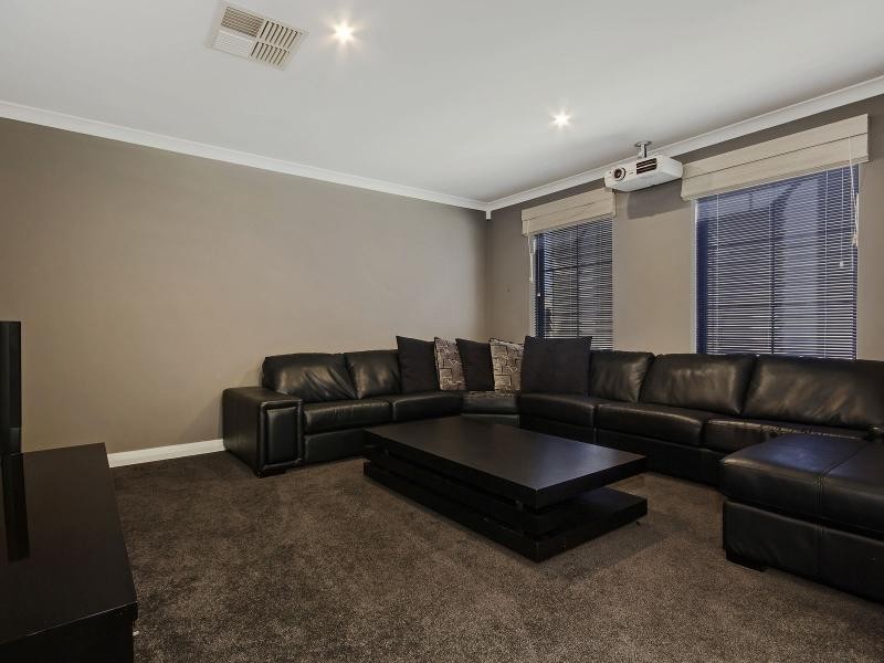 36 Baycliff Turn, Waikiki WA 6169