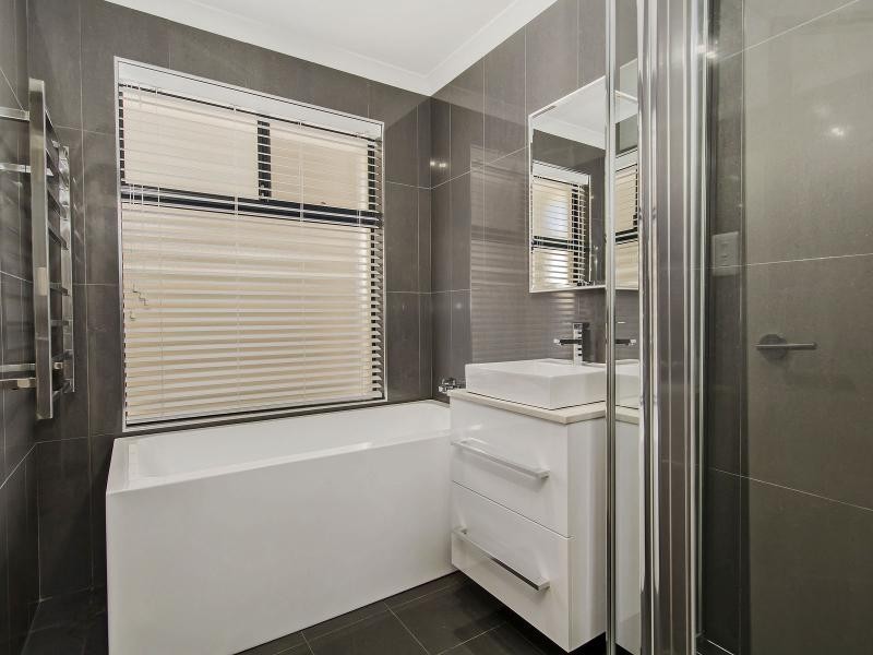 36 Baycliff Turn, Waikiki WA 6169