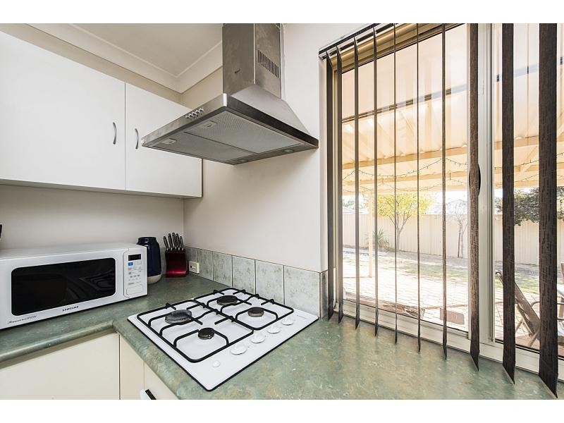 18 Carpentaria Drive, Port Kennedy WA 6172