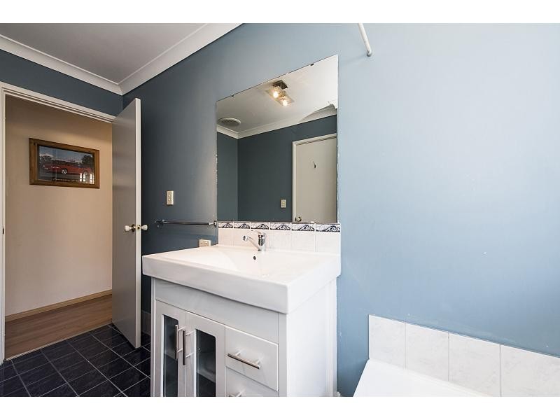 18 Carpentaria Drive, Port Kennedy WA 6172