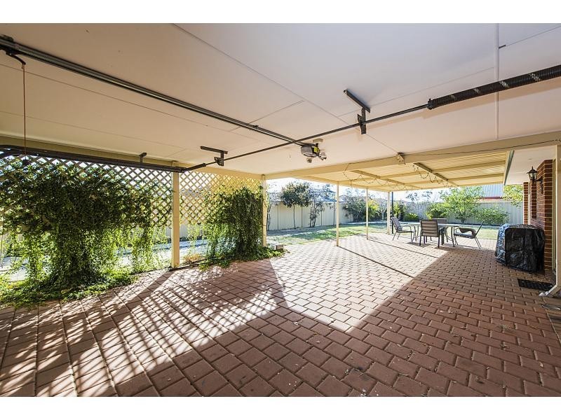 18 Carpentaria Drive, Port Kennedy WA 6172