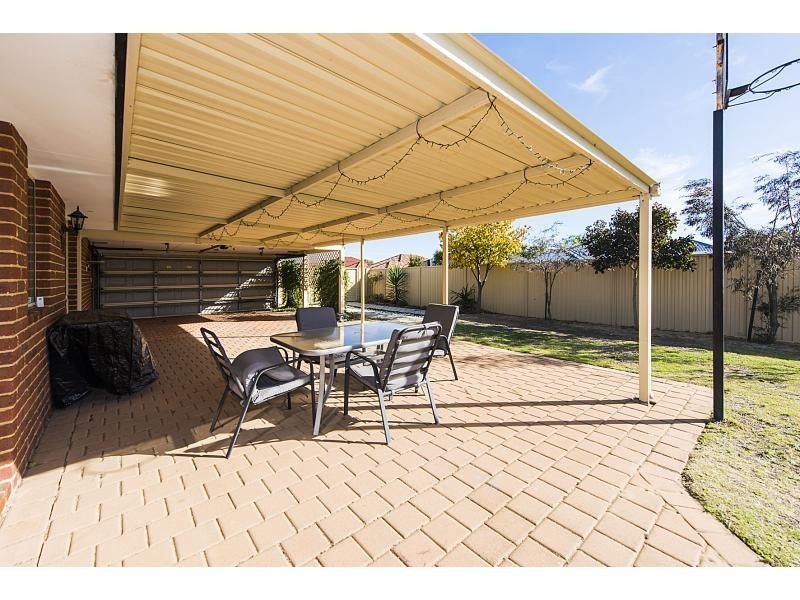 18 Carpentaria Drive, Port Kennedy WA 6172