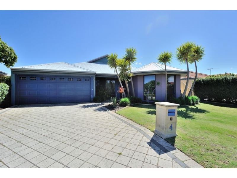 4 Bopeechee Way, Port Kennedy WA 6172
