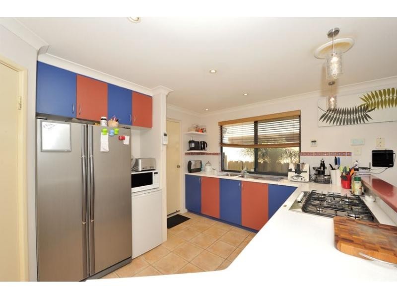 4 Bopeechee Way, Port Kennedy WA 6172