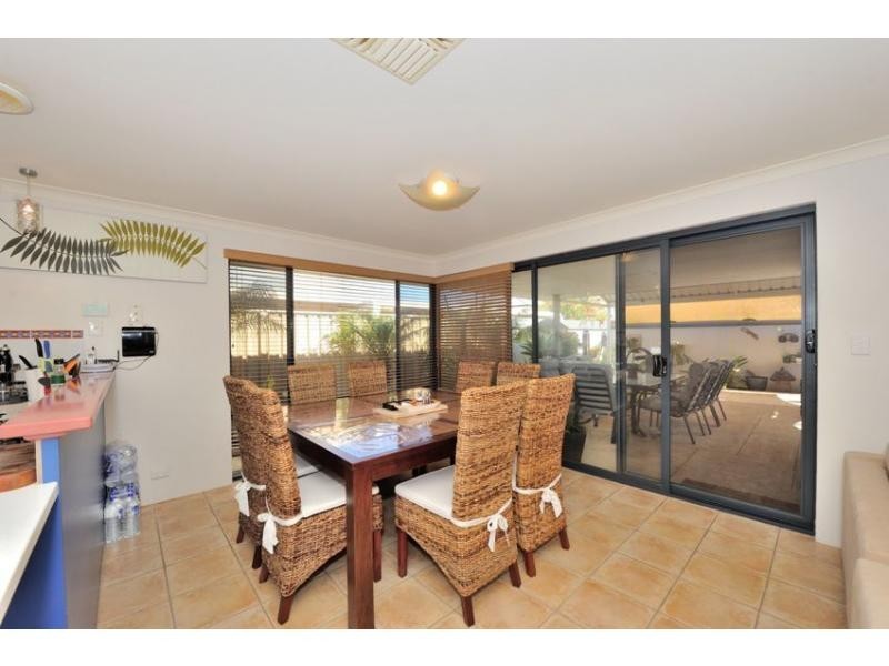 4 Bopeechee Way, Port Kennedy WA 6172