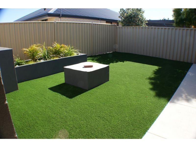 4 Bopeechee Way, Port Kennedy WA 6172