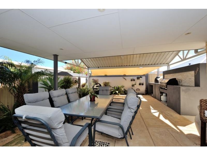 4 Bopeechee Way, Port Kennedy WA 6172