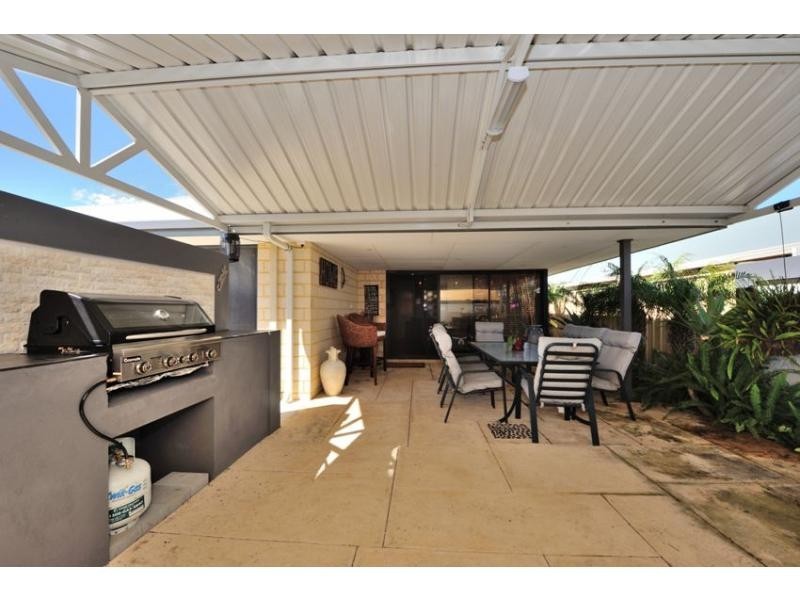 4 Bopeechee Way, Port Kennedy WA 6172