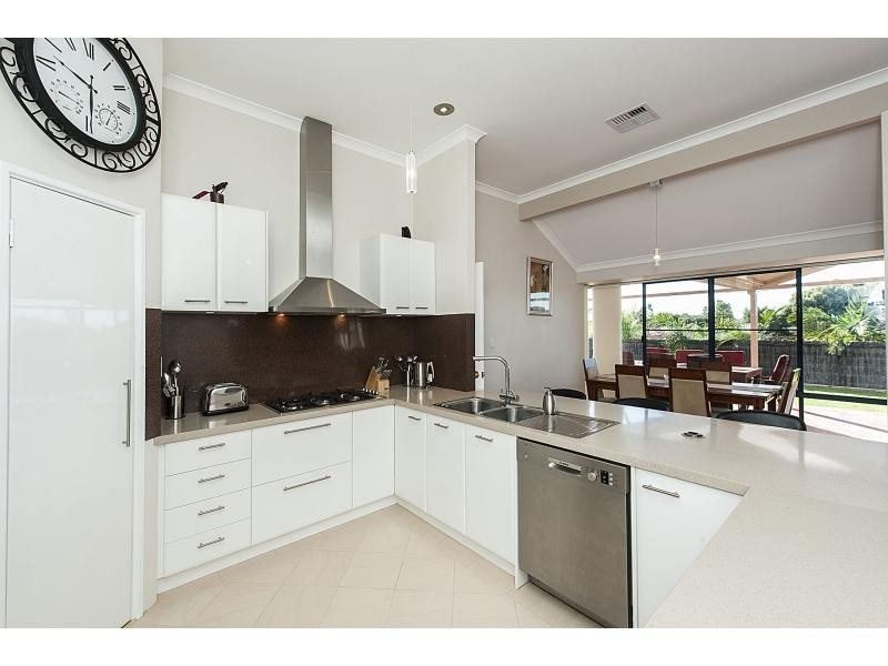 6 Venice Retreat, Warnbro WA 6169