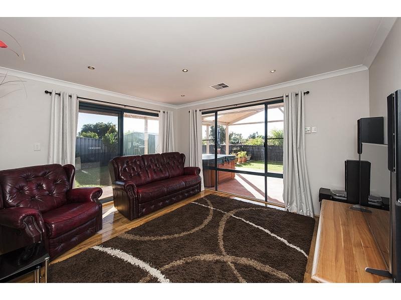 6 Venice Retreat, Warnbro WA 6169