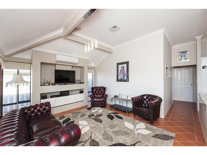 6 Venice Retreat, Warnbro WA 6169