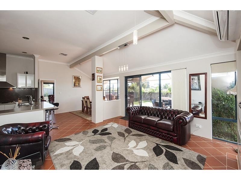 6 Venice Retreat, Warnbro WA 6169