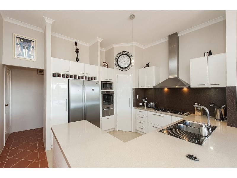 6 Venice Retreat, Warnbro WA 6169