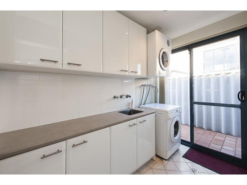 6 Venice Retreat, Warnbro WA 6169