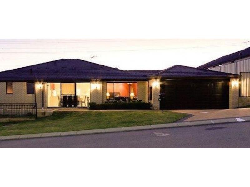 15 Sheffield Bend, Success WA 6164