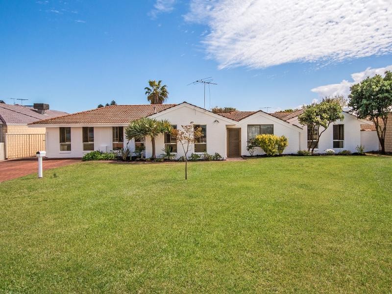 26 Lake Street, Rockingham WA 6168