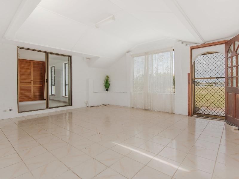 26 Lake Street, Rockingham WA 6168