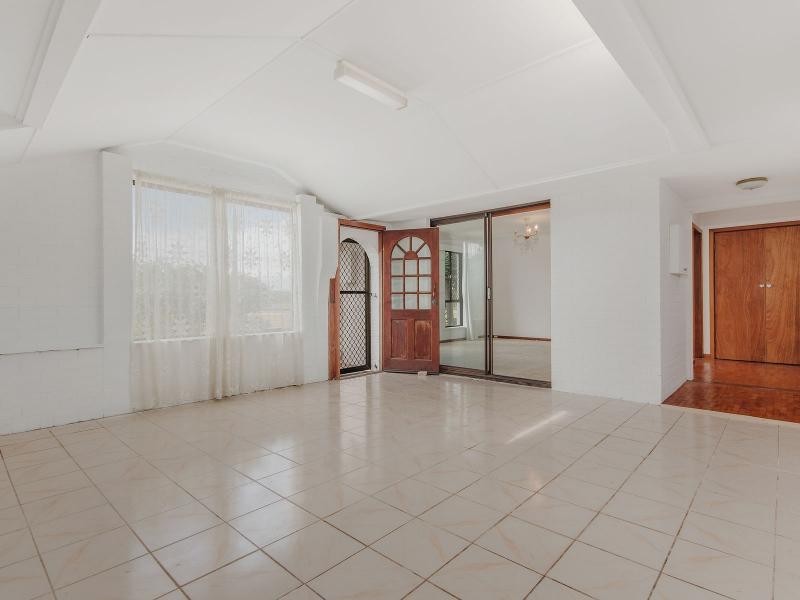 26 Lake Street, Rockingham WA 6168