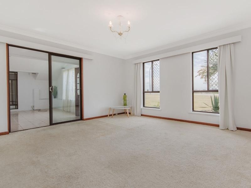 26 Lake Street, Rockingham WA 6168