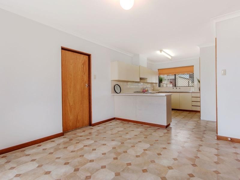 26 Lake Street, Rockingham WA 6168