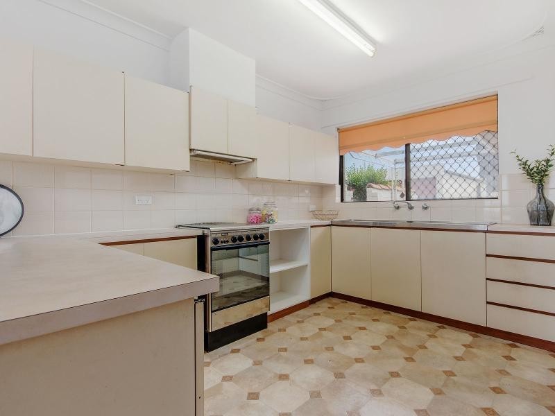 26 Lake Street, Rockingham WA 6168