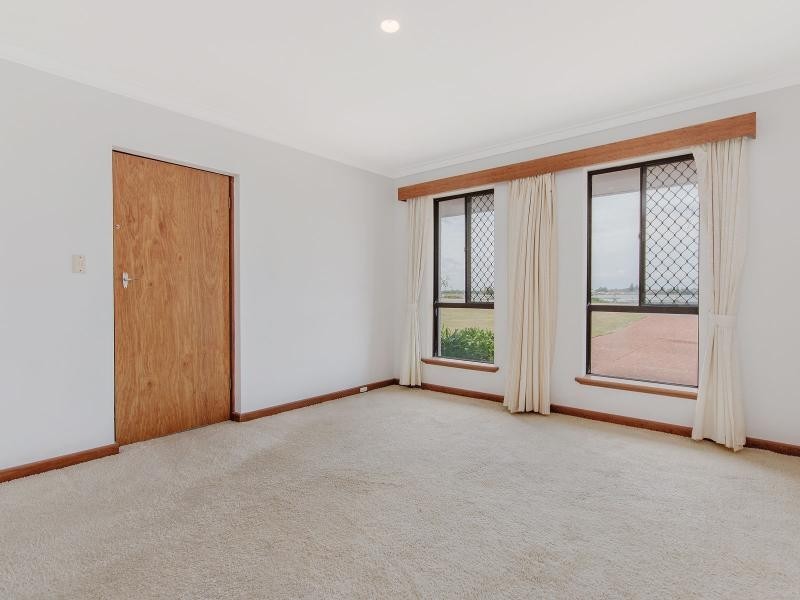 26 Lake Street, Rockingham WA 6168