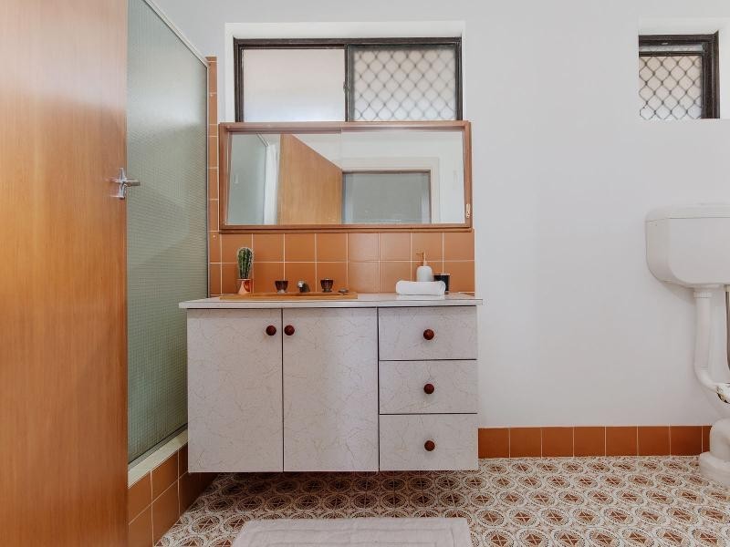 26 Lake Street, Rockingham WA 6168