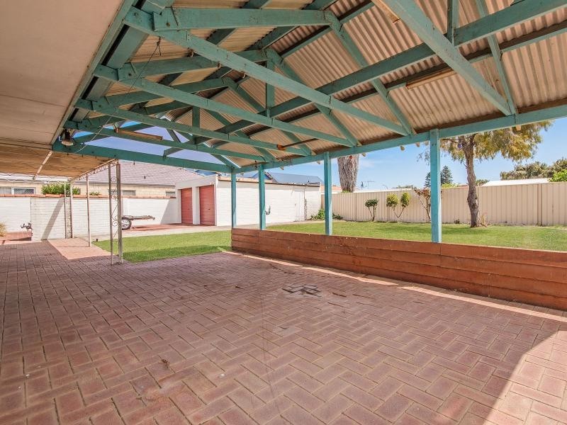 26 Lake Street, Rockingham WA 6168