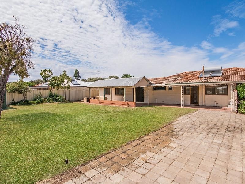 26 Lake Street, Rockingham WA 6168