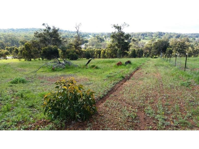 11 Wisteria Way, Chittering WA 6084