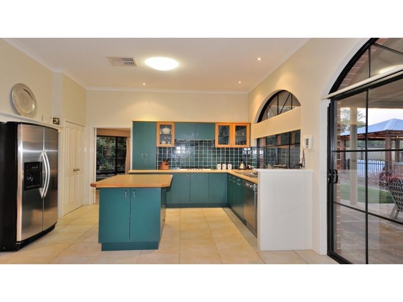 70 Watson Drive, Barragup WA 6209