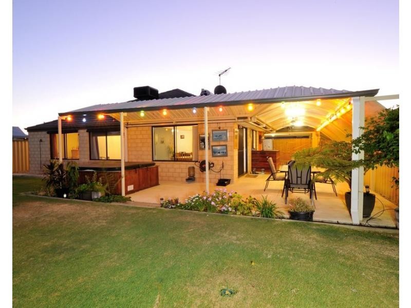 10 Delaney Parkway, Port Kennedy WA 6172