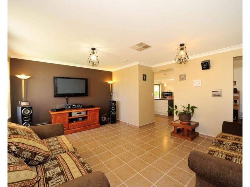 10 Delaney Parkway, Port Kennedy WA 6172