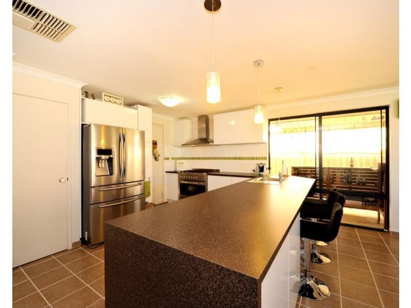 10 Delaney Parkway, Port Kennedy WA 6172