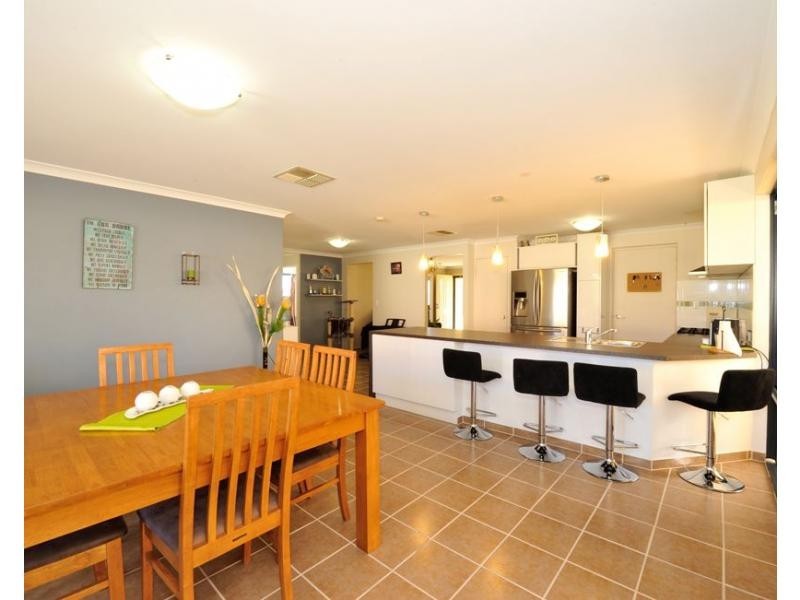 10 Delaney Parkway, Port Kennedy WA 6172