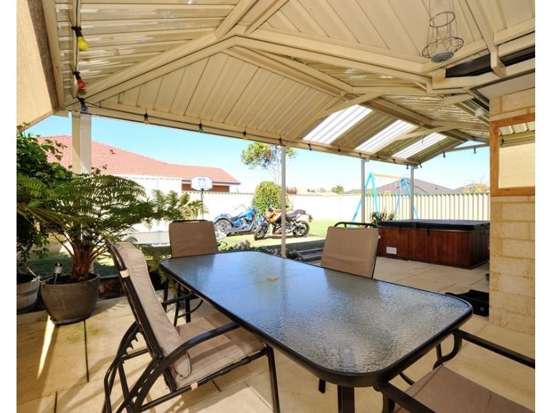 10 Delaney Parkway, Port Kennedy WA 6172