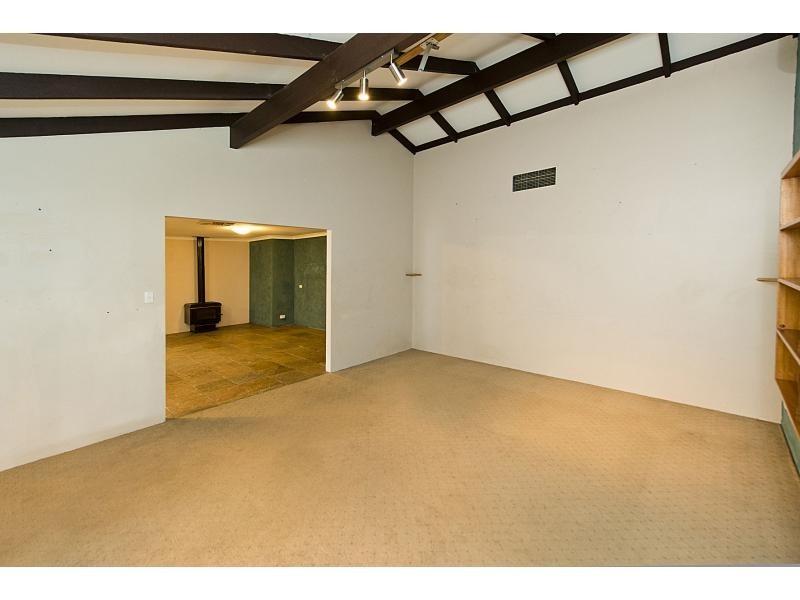 4 Camelot Place, Camillo WA 6111