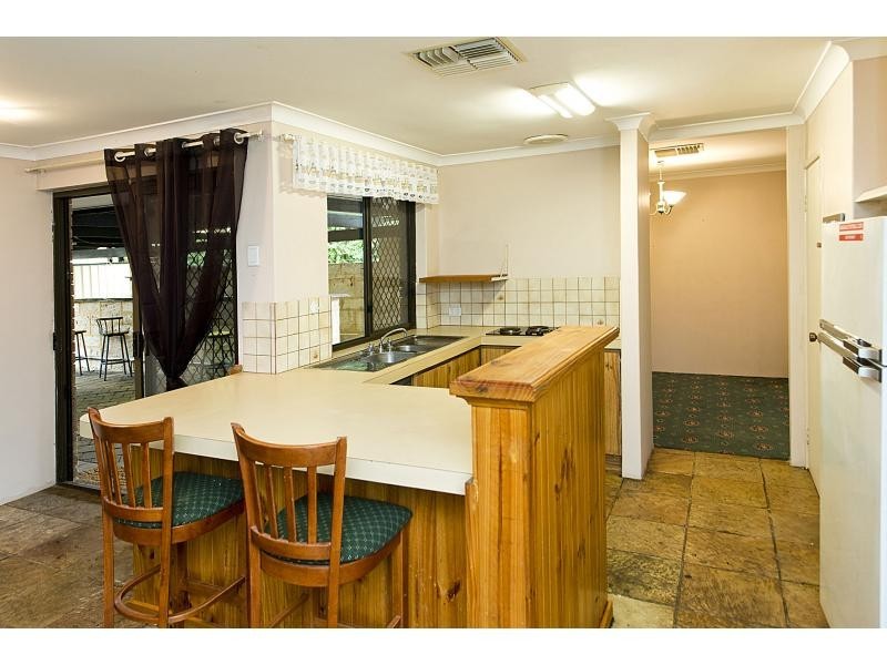 4 Camelot Place, Camillo WA 6111