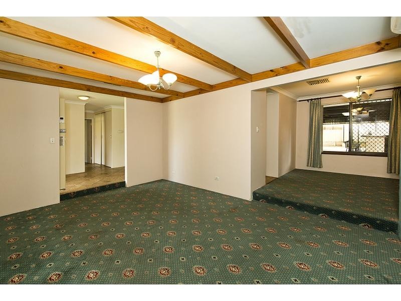 4 Camelot Place, Camillo WA 6111