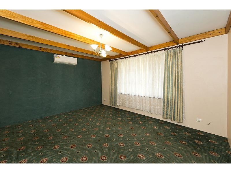 4 Camelot Place, Camillo WA 6111