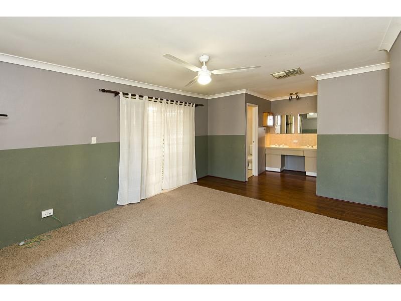 4 Camelot Place, Camillo WA 6111