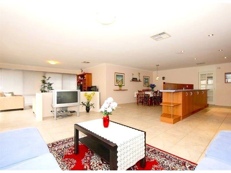 47 Palmerston Crescent, Tapping WA 6065