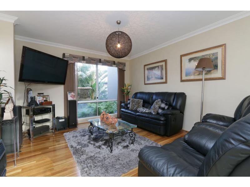 5 Hillview Rise, Cooloongup WA 6168