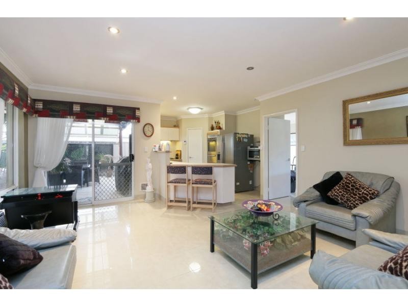 5 Hillview Rise, Cooloongup WA 6168