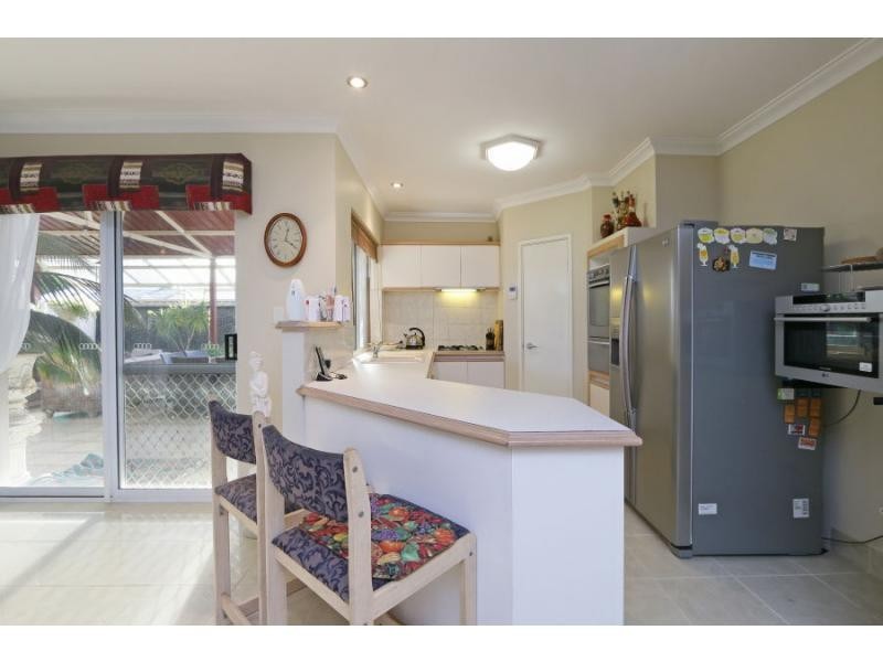 5 Hillview Rise, Cooloongup WA 6168